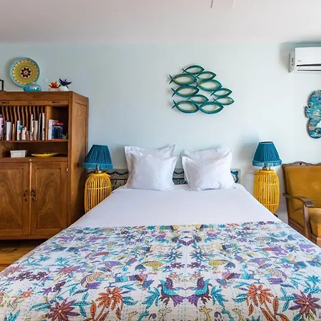 Heart - Yellow By Lovelystay Lägenhet